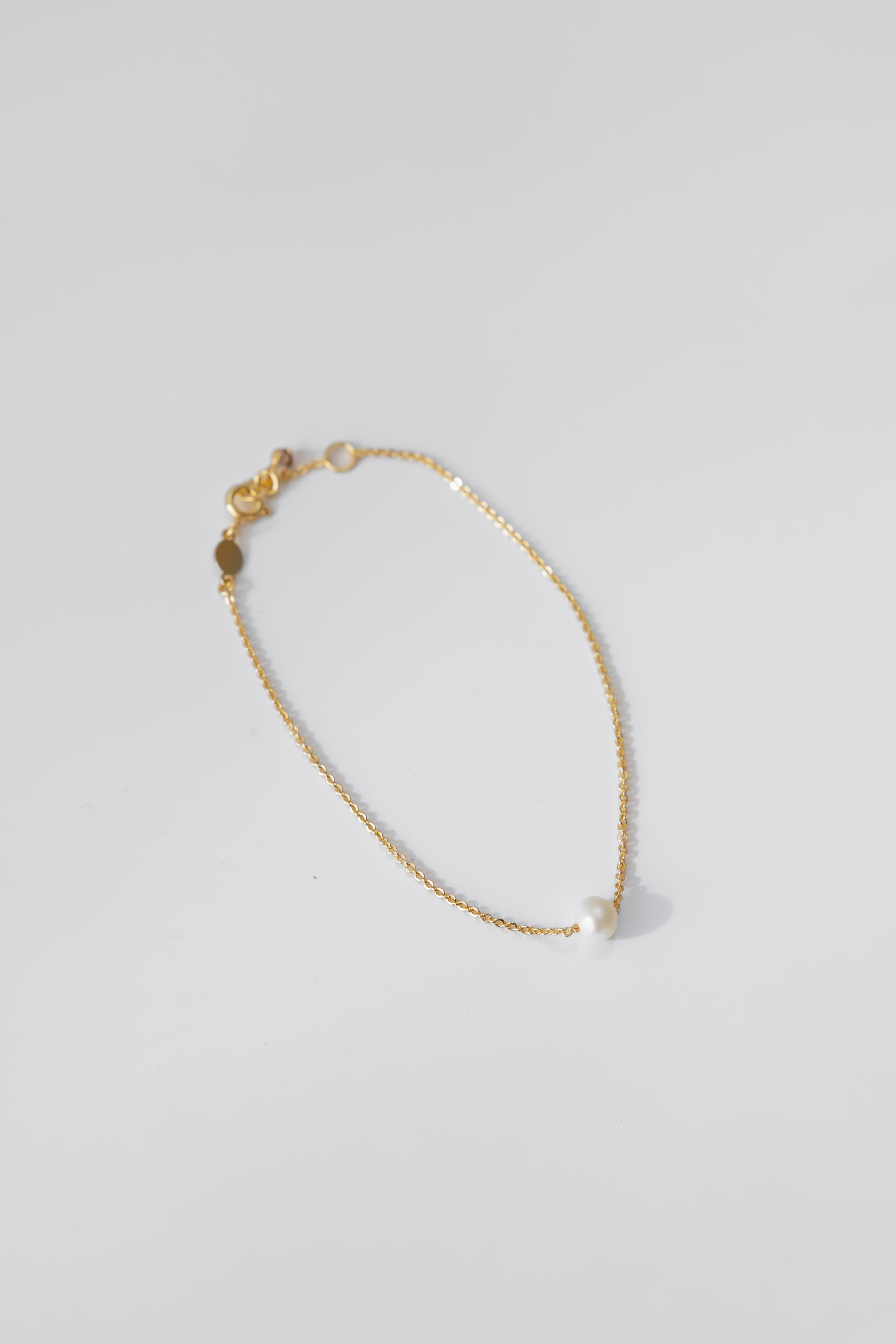 The Amelia Pearl Bracelet