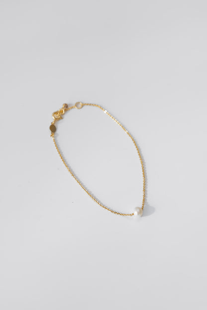 The Amelia Pearl Bracelet
